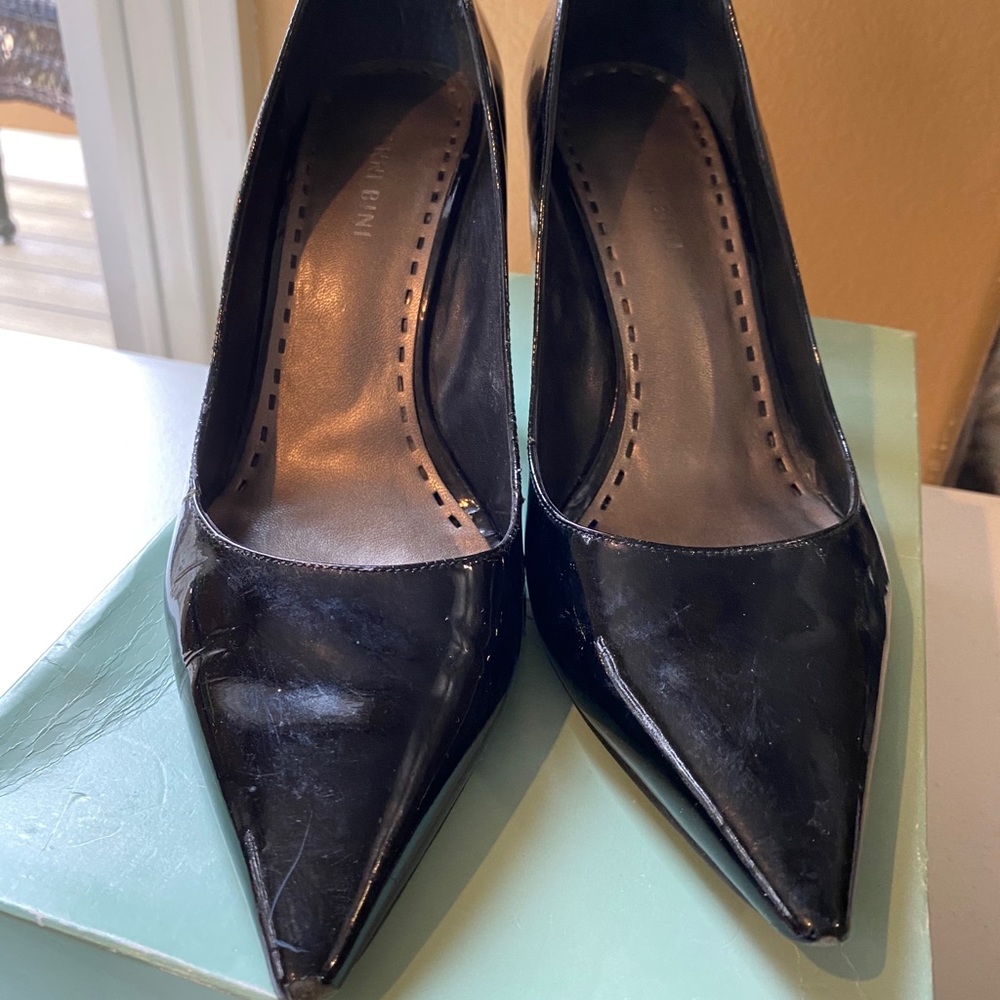 LAST CHANCE - Gianni Bini black patent shoe